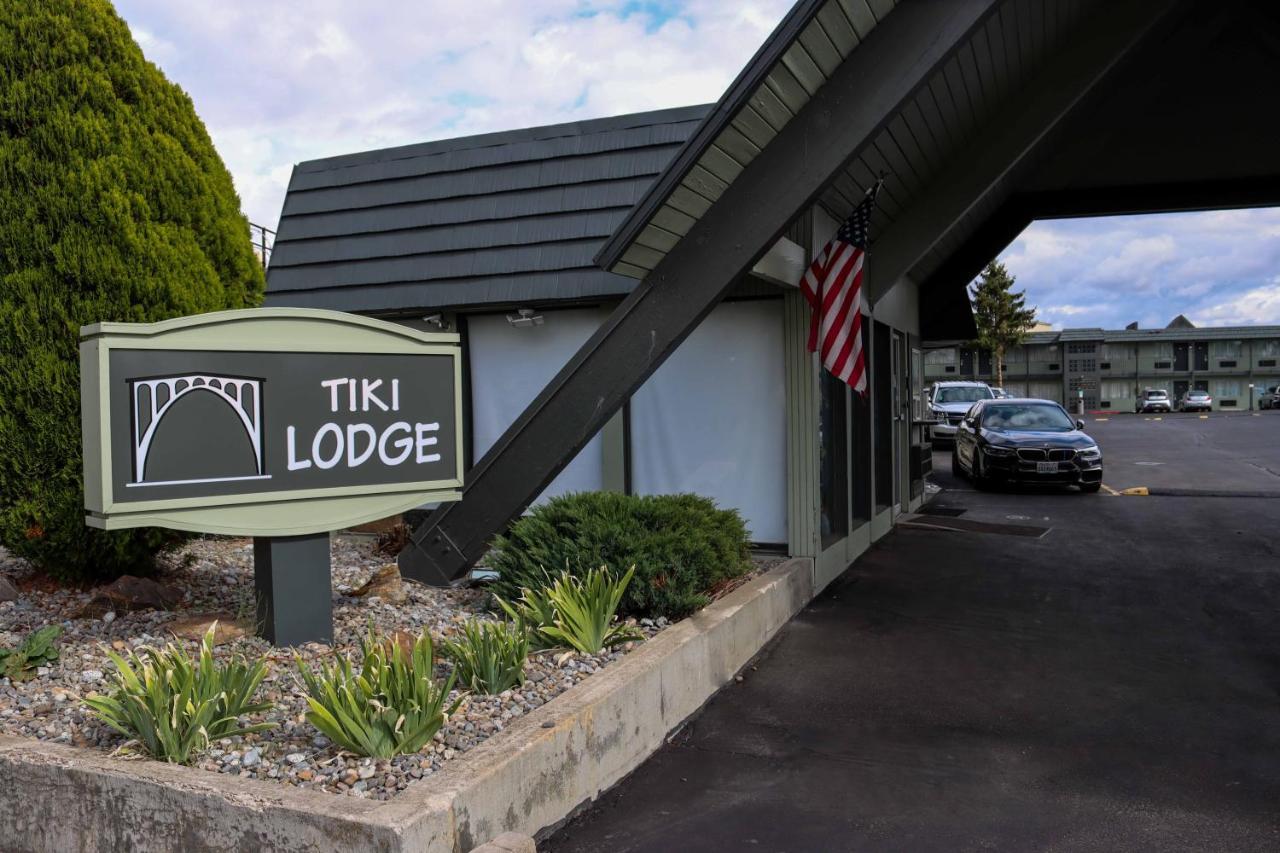 Tiki Motel 2*